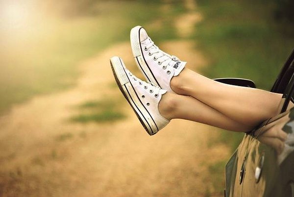 Quelles chaussures mode sont adaptées aux pieds sensibles ?